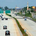 Pembangunan tol yang membentang Kota Depok.