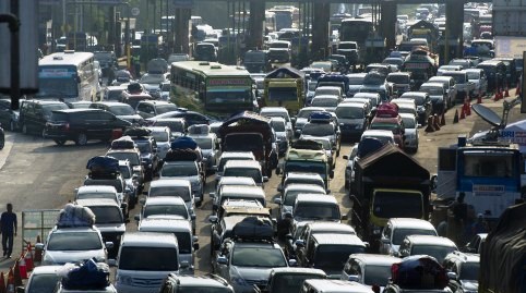 inilah satu jalan tol di Jagorawi