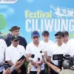 Menteri-LH-Hanif-Faisol-Nurofiq-saat-acara-Festival-Ciliwung-2024-di-UIII-Depok-